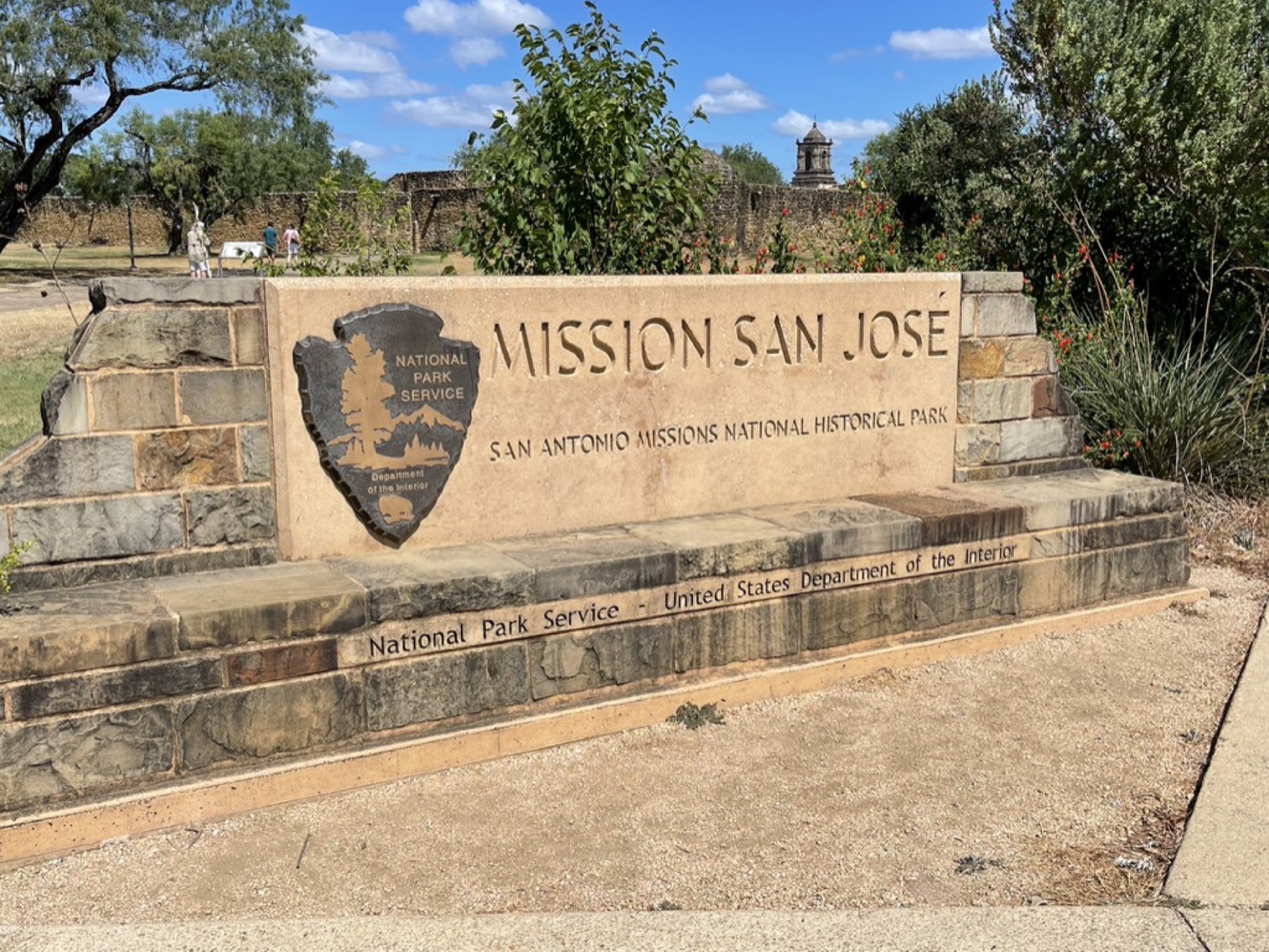 Letrero de acceso a Mission San José