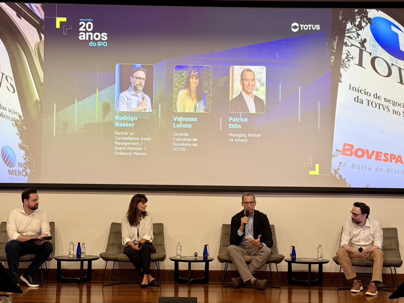 Painel realizado durante a celebração dos 20 anos do IPO da TOTVS